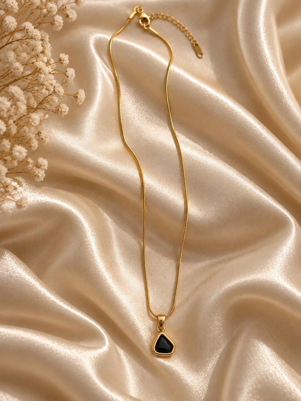 Onyx Teardrop Necklace 🖤 2