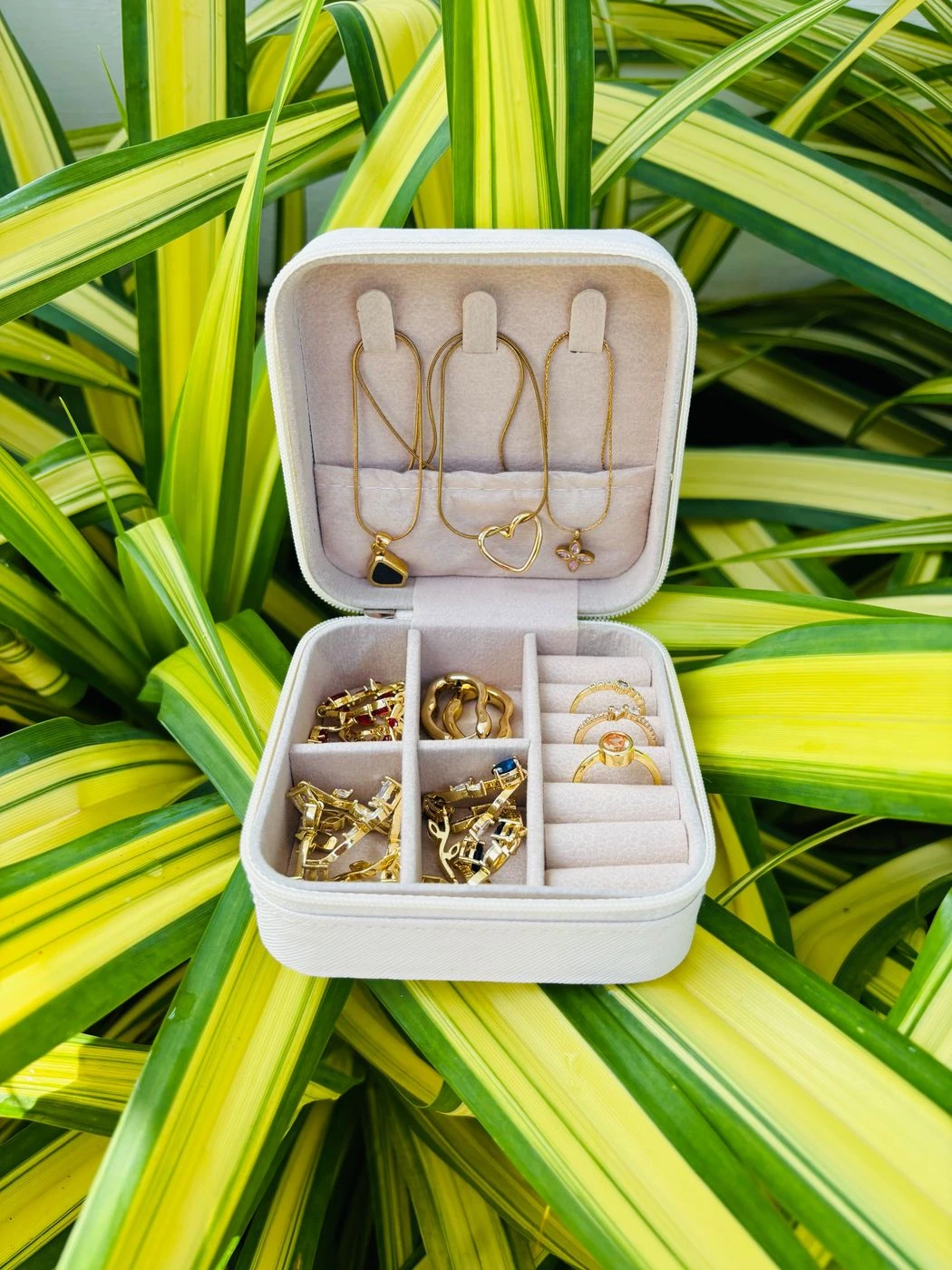 Cream Jewellery box ✨ 3
