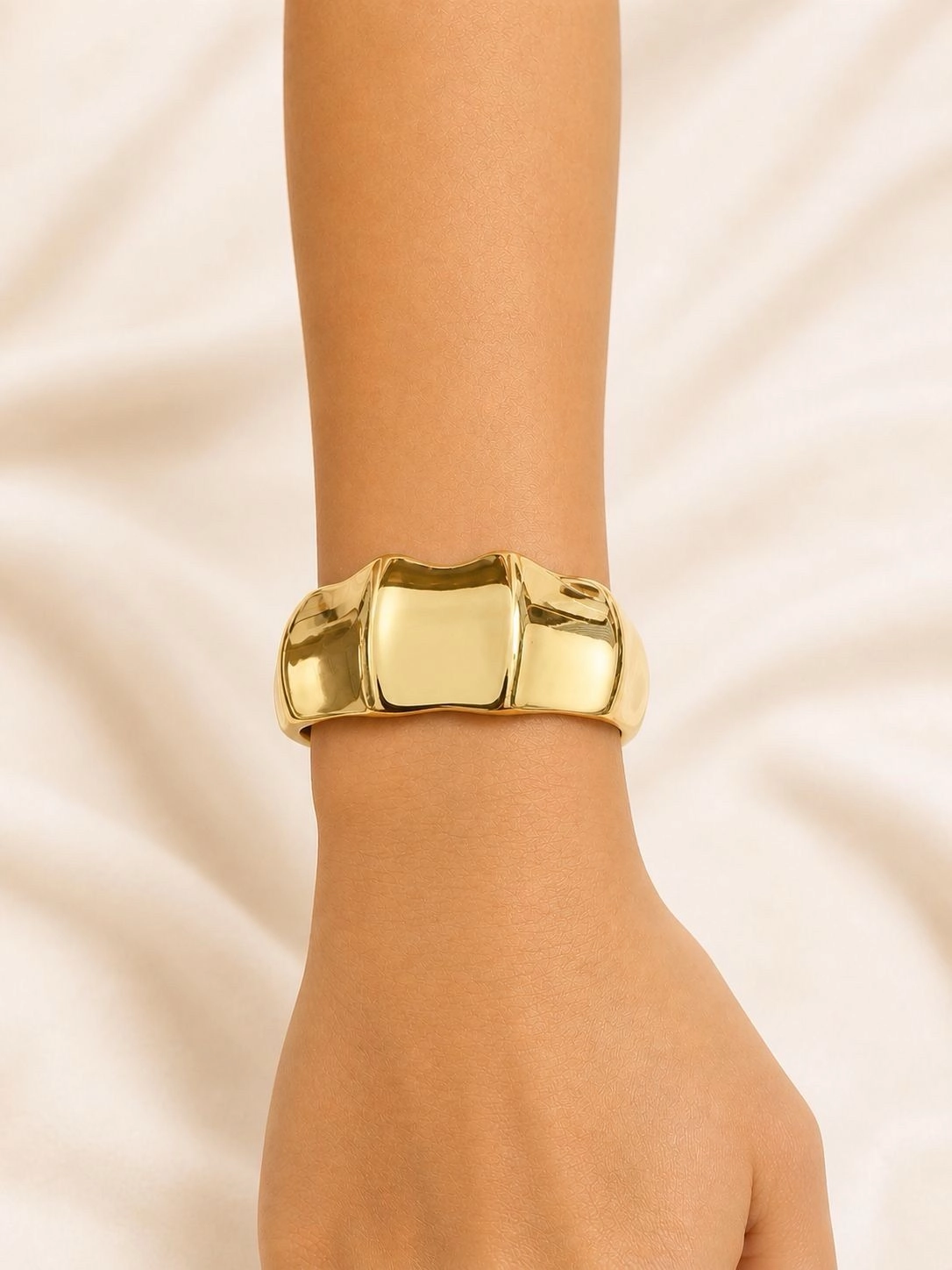 Luxe Dome Bangle