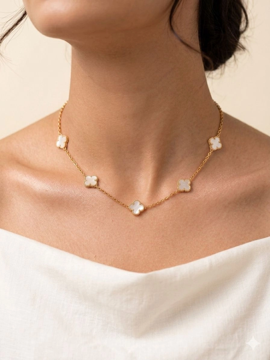 Clover Motif Necklace | Anti Tarnish