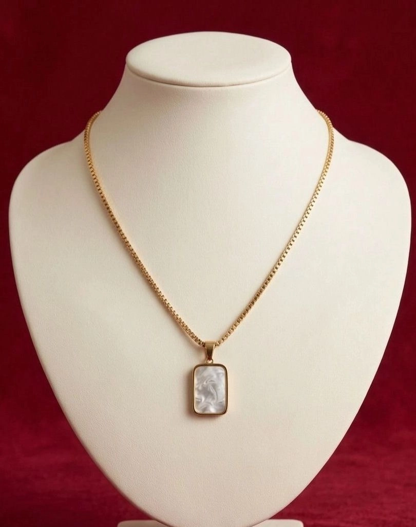 Opalescent Box Chain Necklace 1
