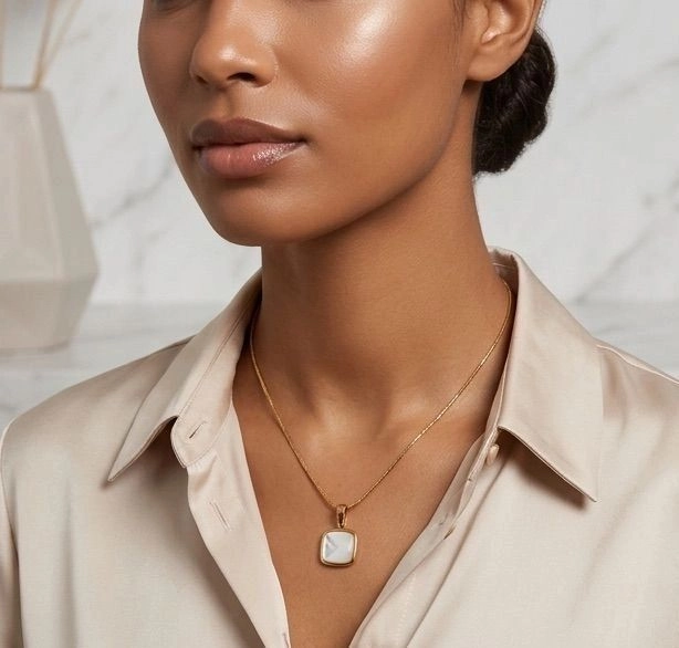 The riviera Pendant Necklace 2