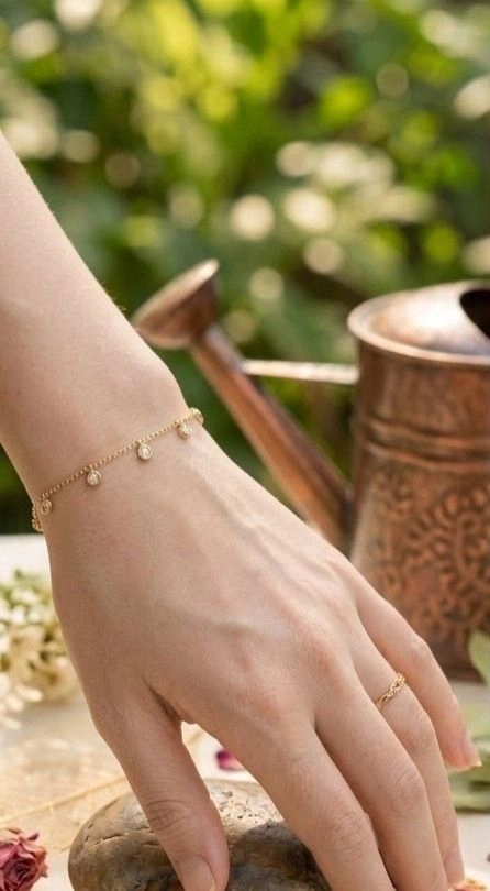 The dew drop Charm Bracelet 1