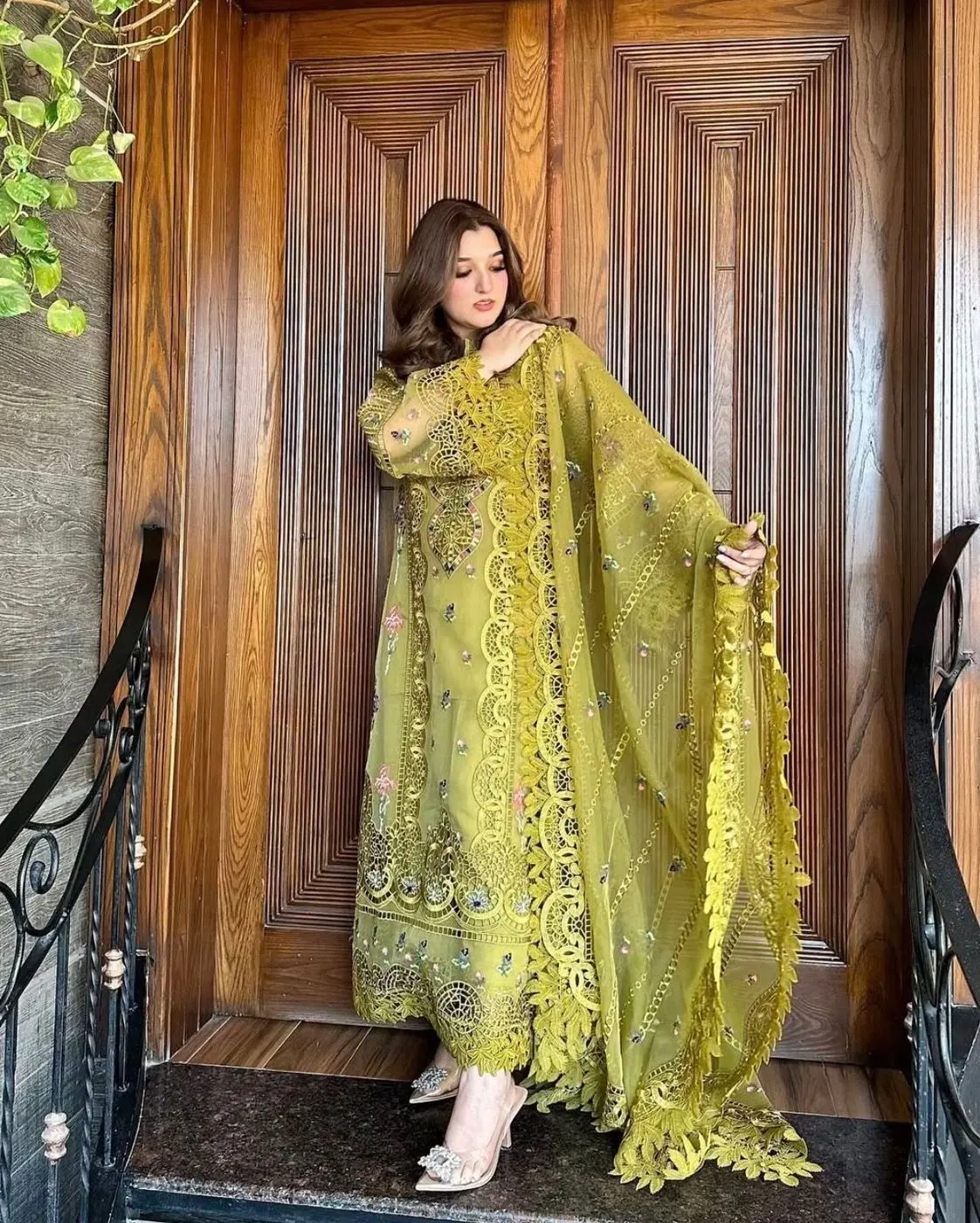 green traditional suit 4