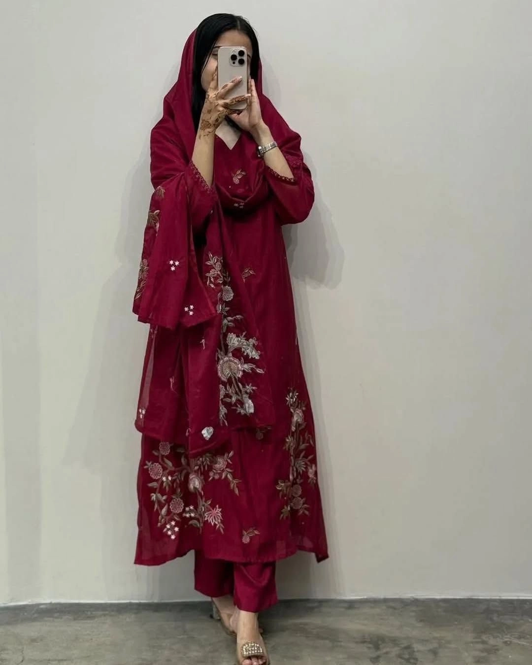 Red suits dupatta malmal