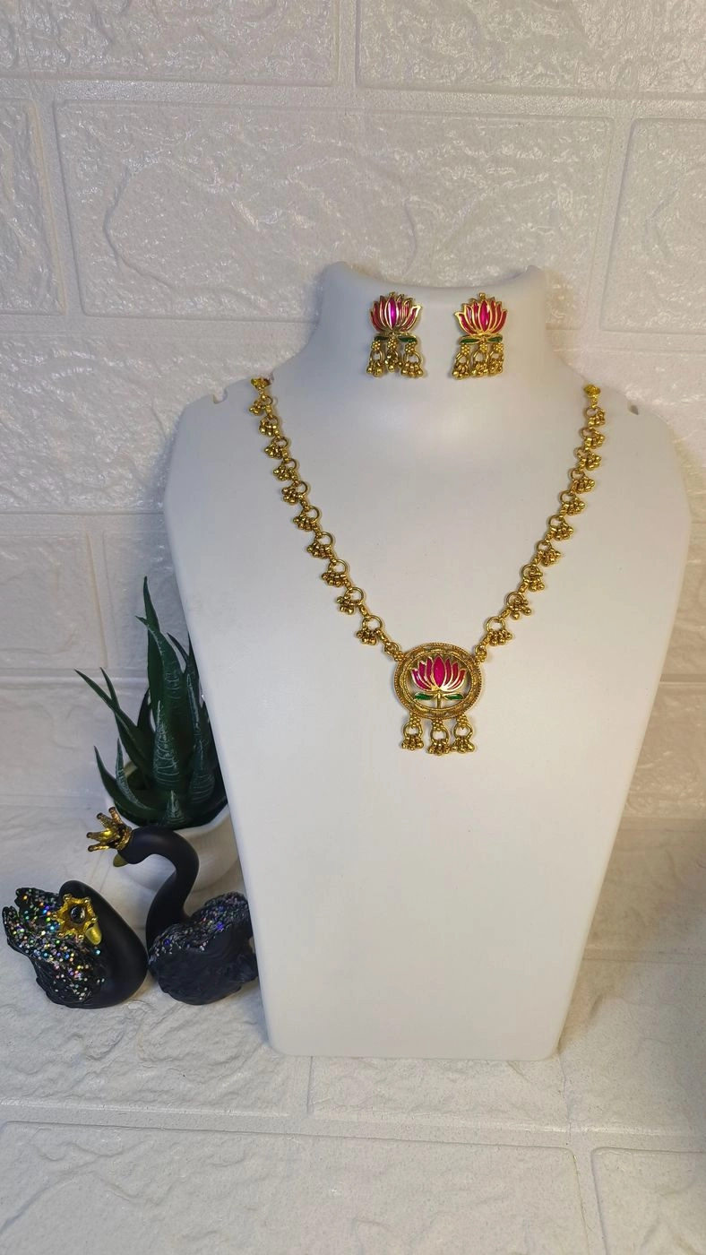 Premium Lotus necklace set 🪷