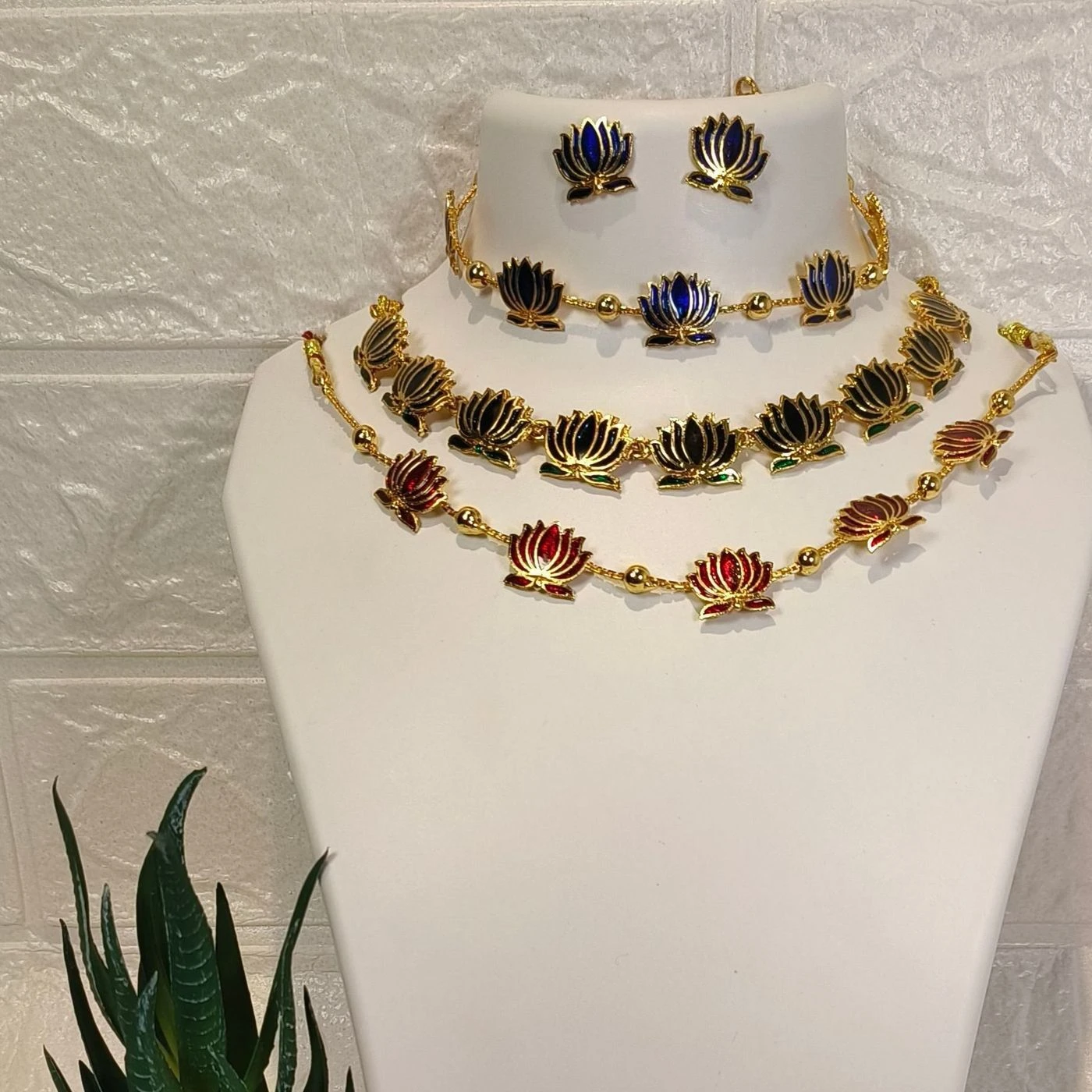 Lotus necklace set