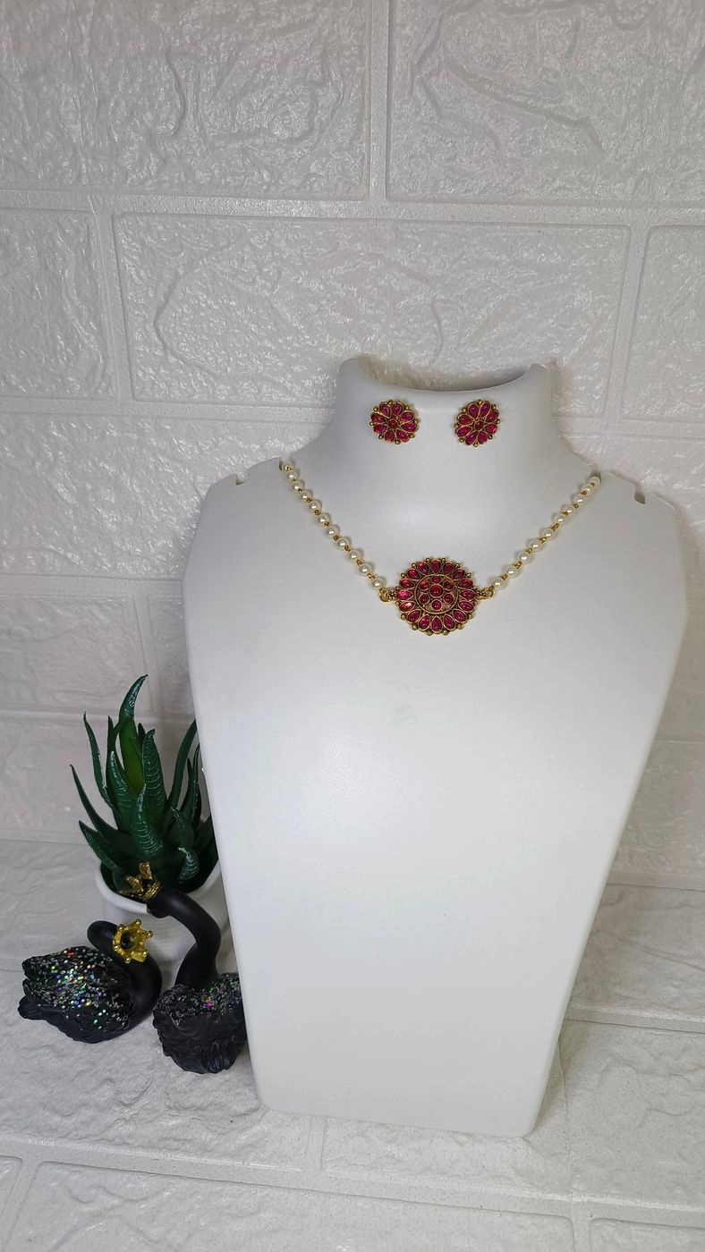 Pearl choker set