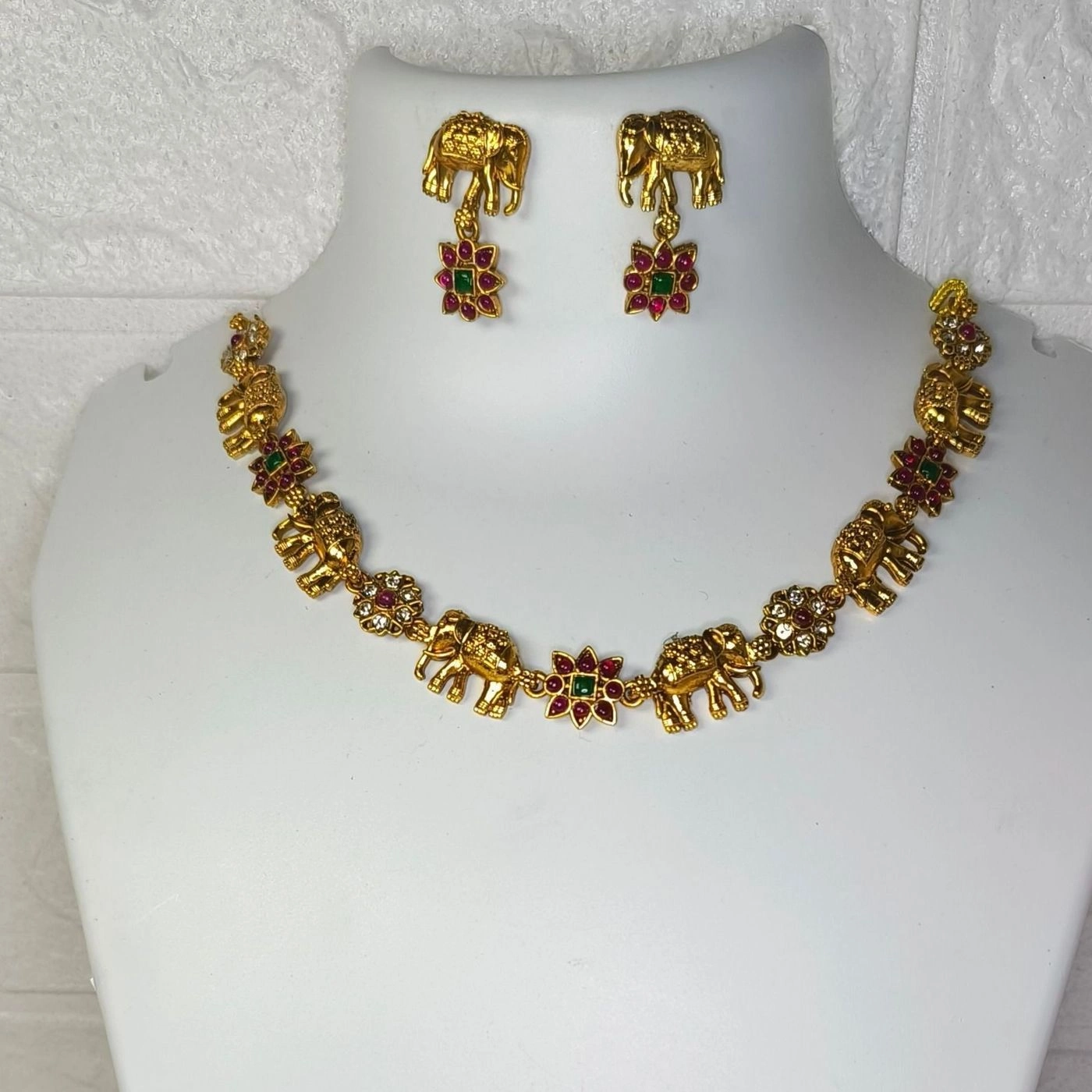 Hathi choker set