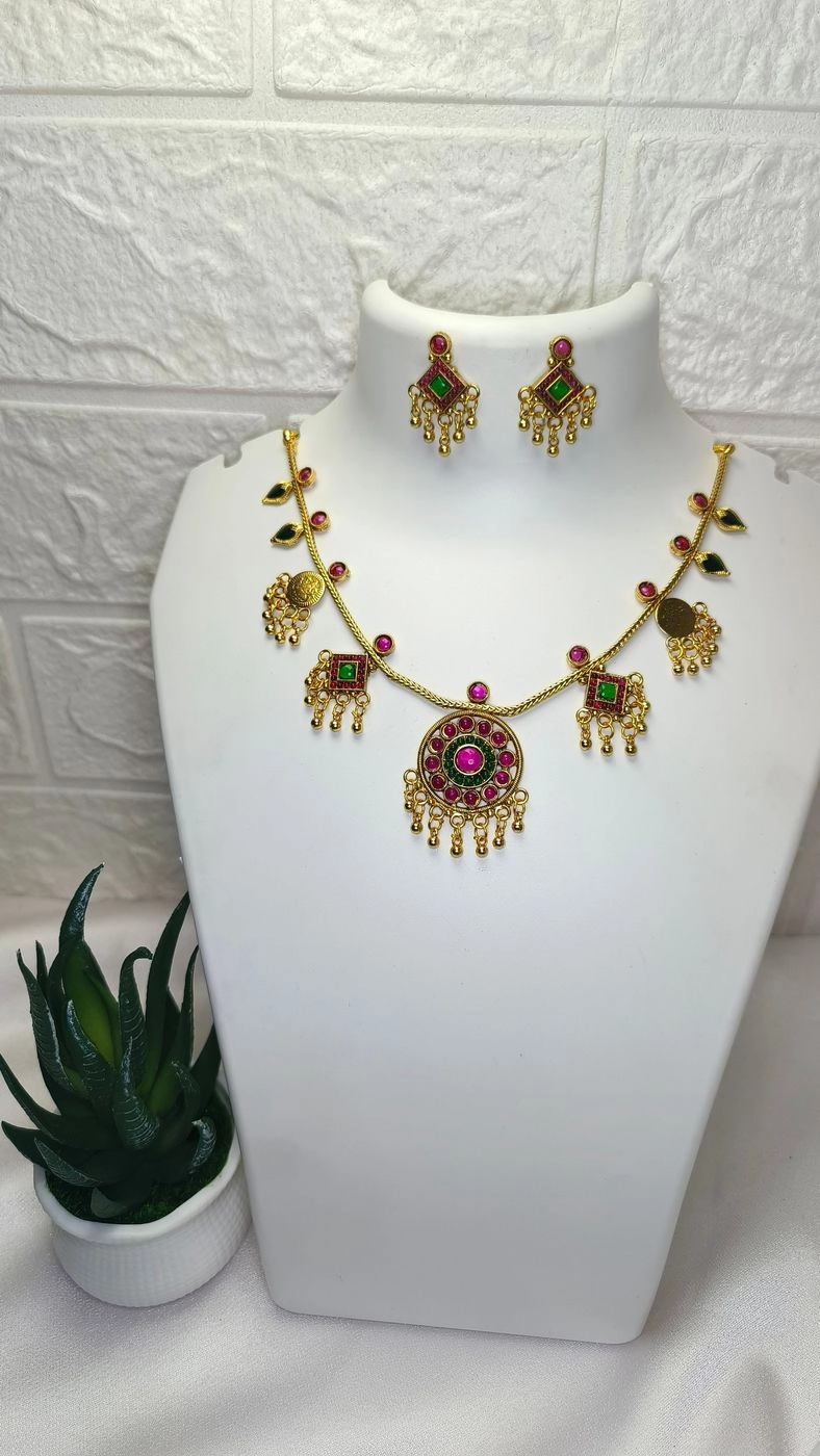 Kemp Necklace set