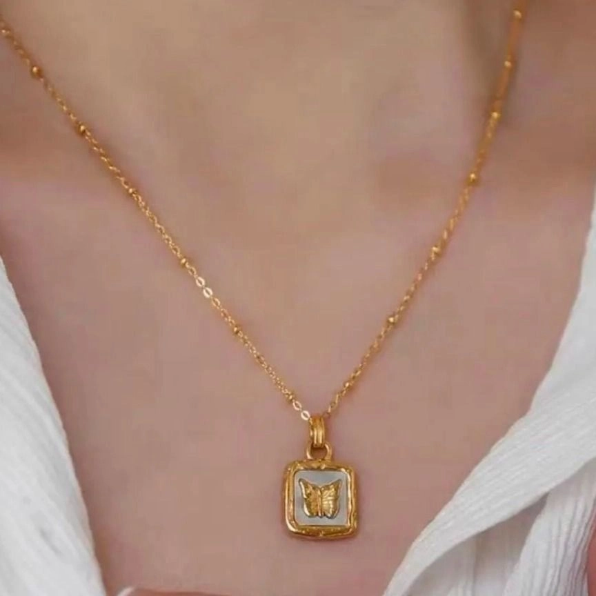 Butterfly pendant chain ✨ 1