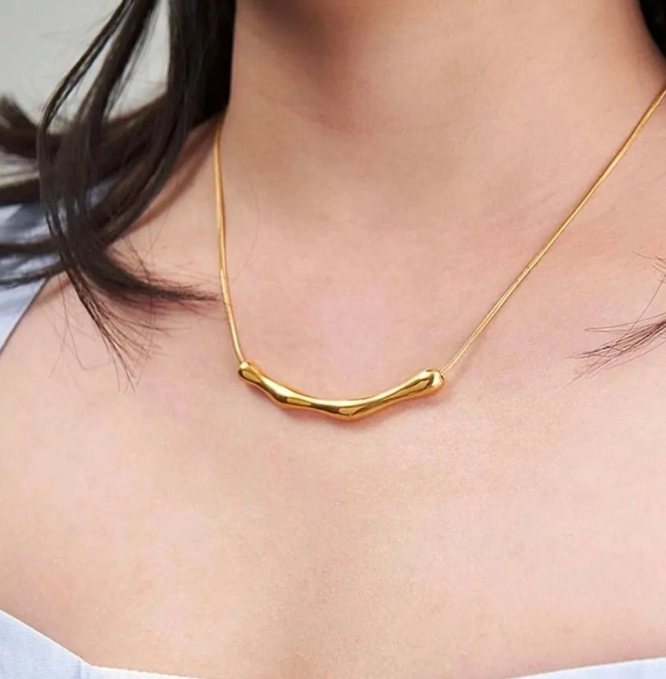 Irregular pendant chain 1