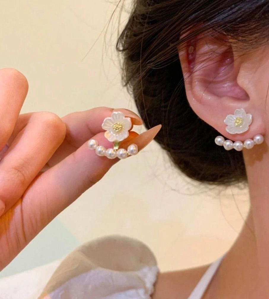 Floral earring 2