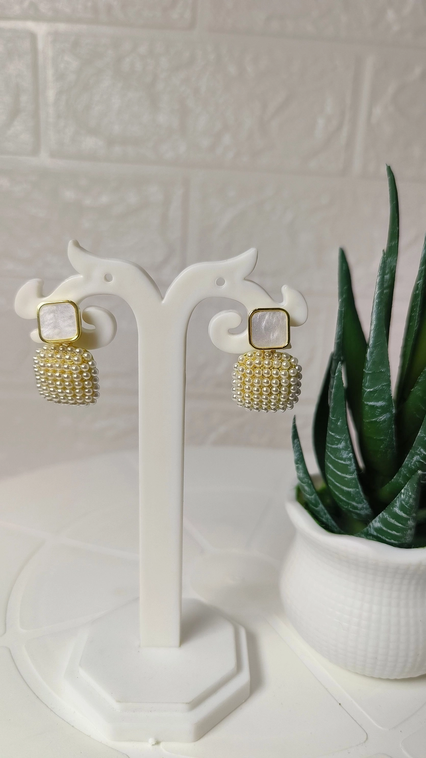 Pearl earring