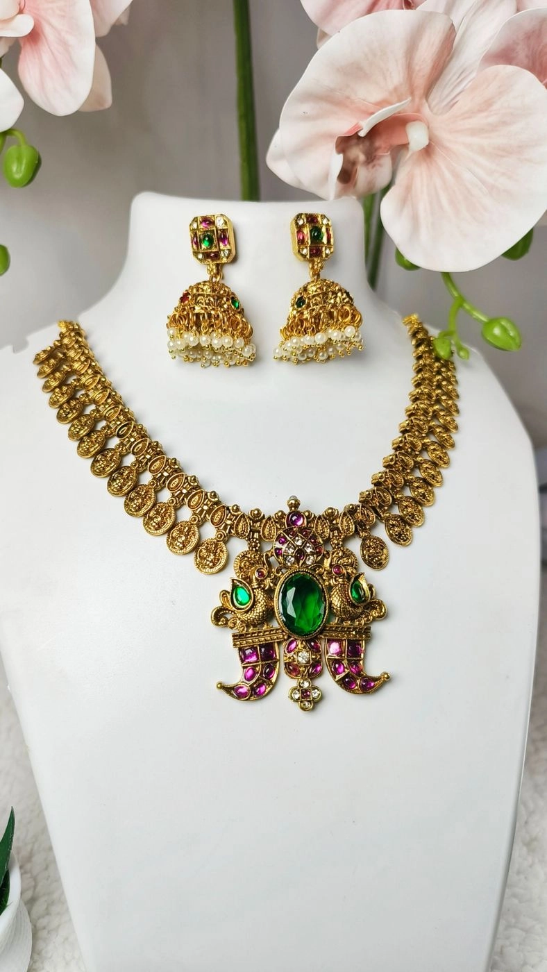 Royal Elegance necklace set 2