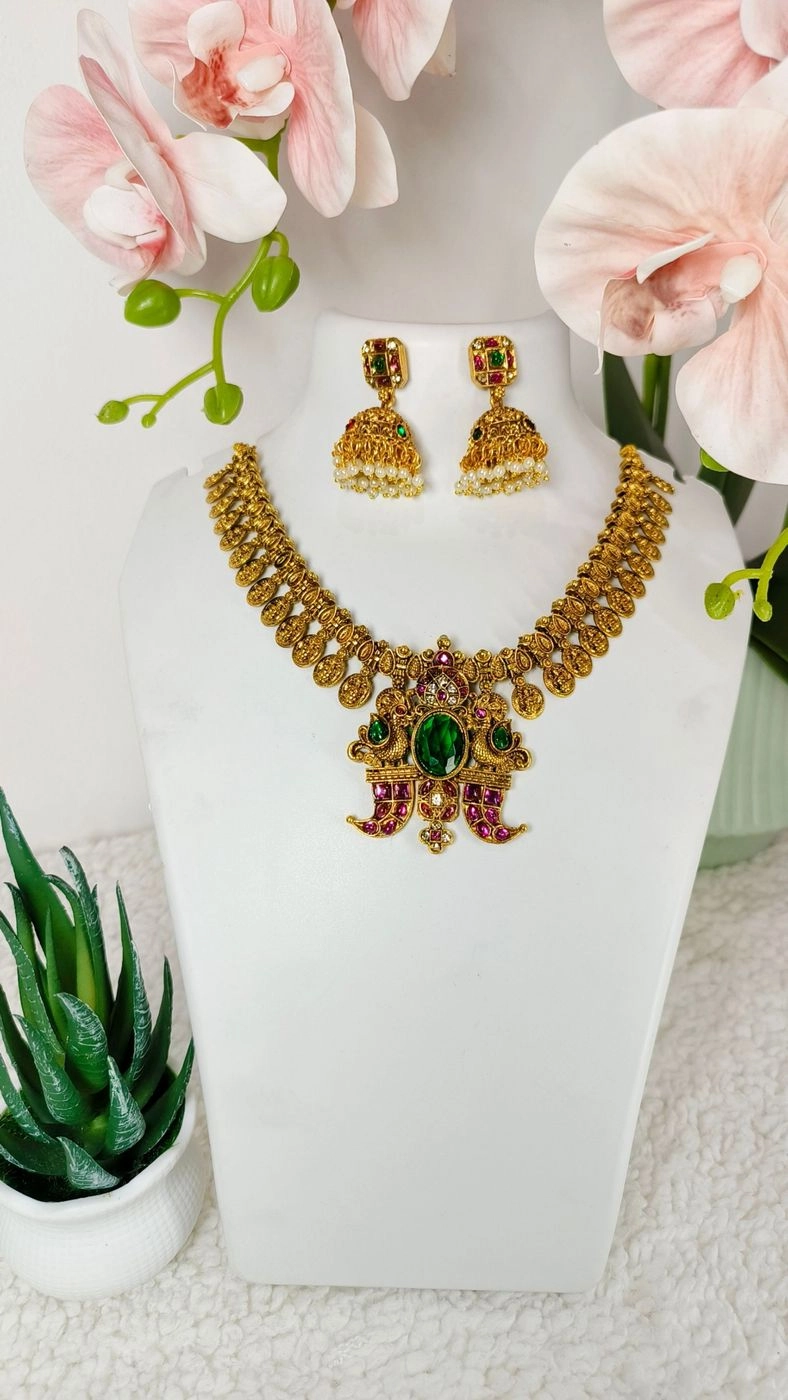 Royal Elegance necklace set 1