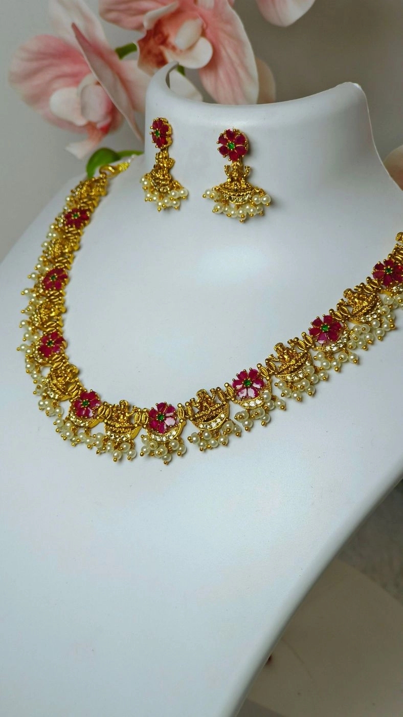 Premium floral necklace set