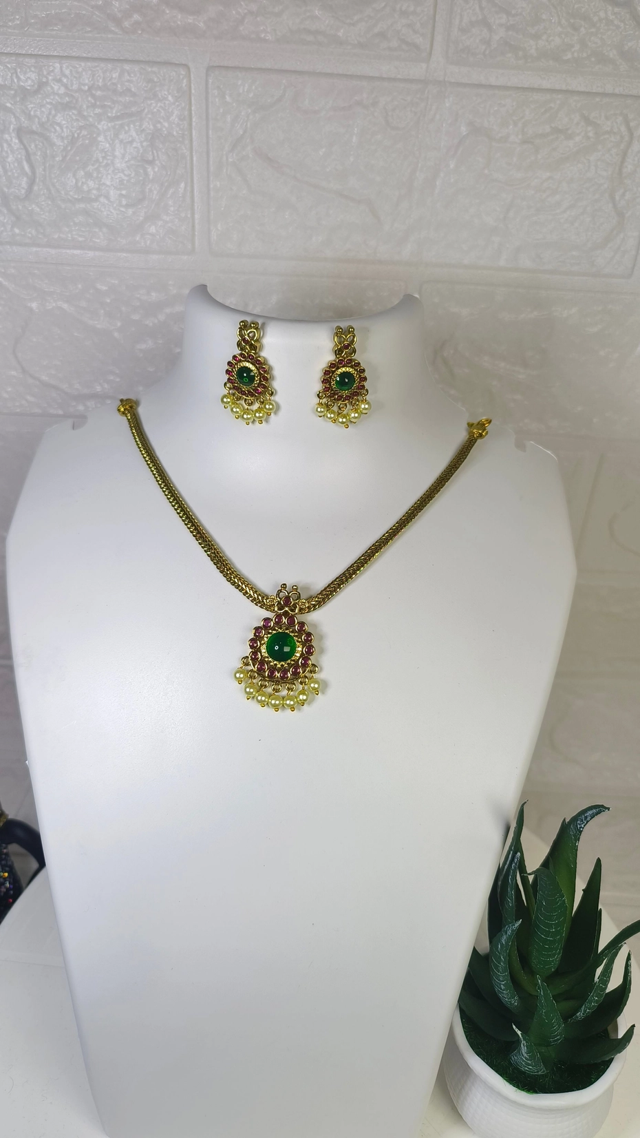Simple Attagai Necklace set 1