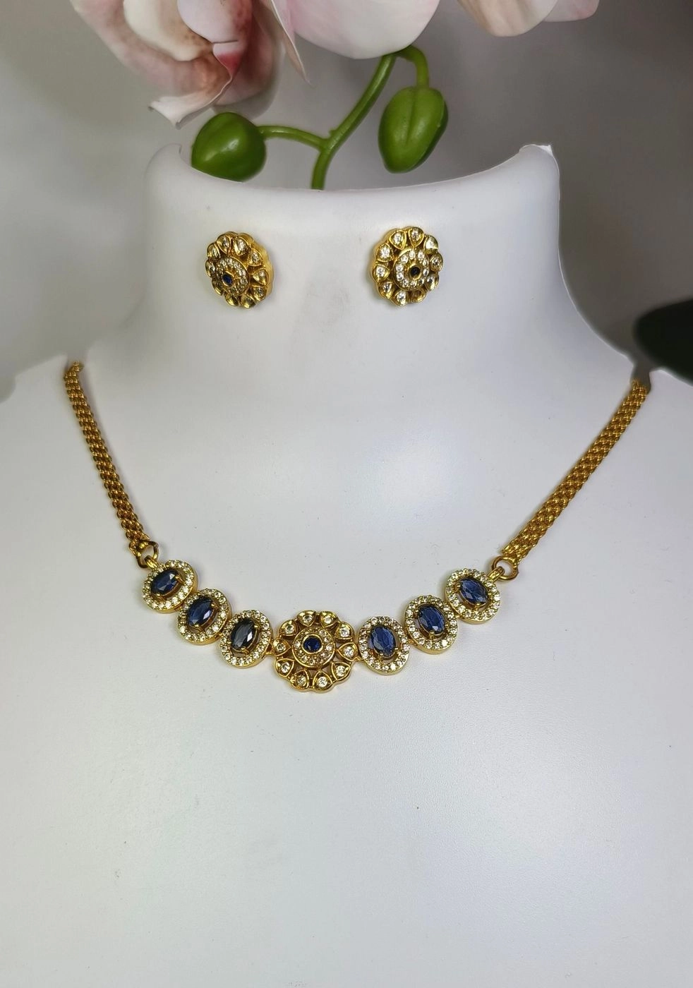 AD floral choker set