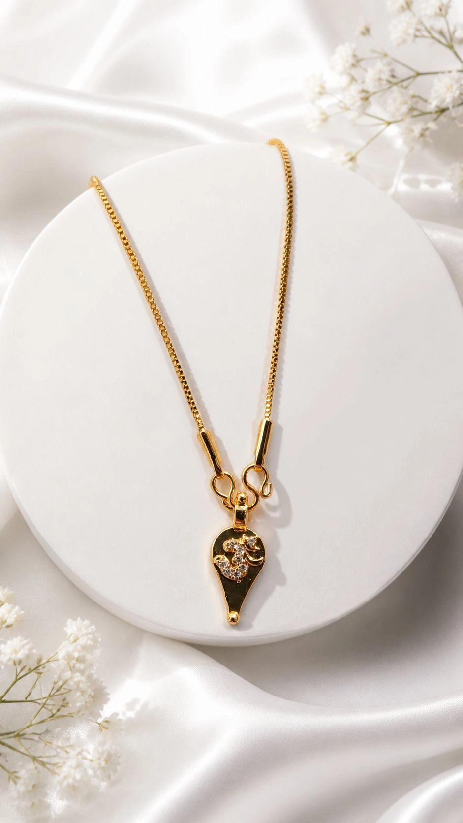 Stone thali with chain