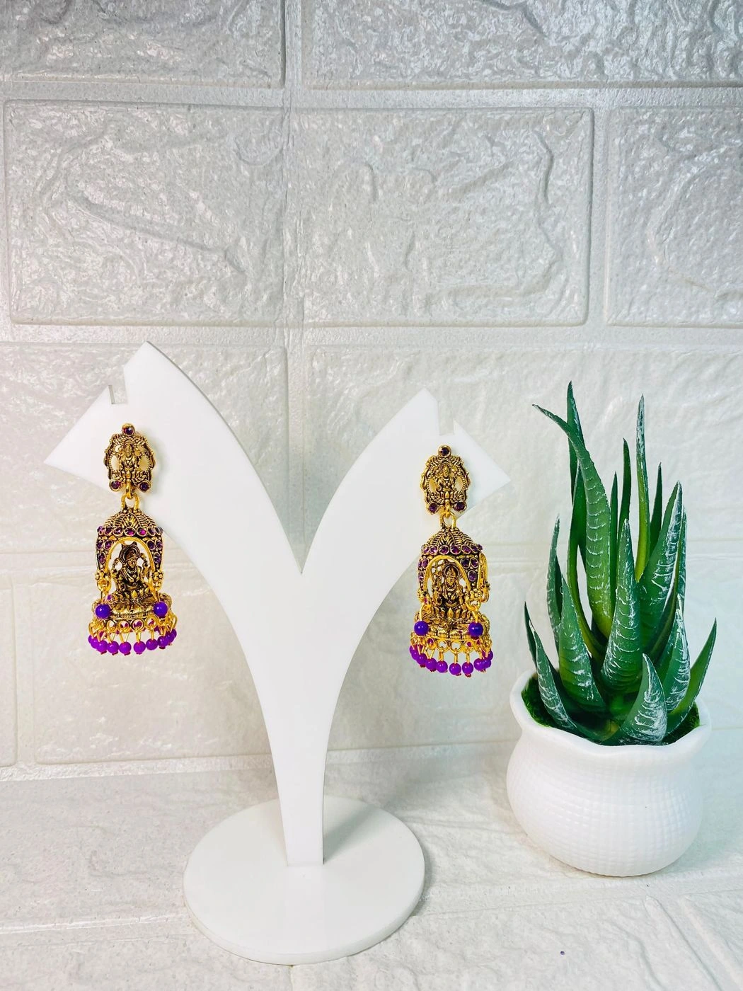 Temple jhumka