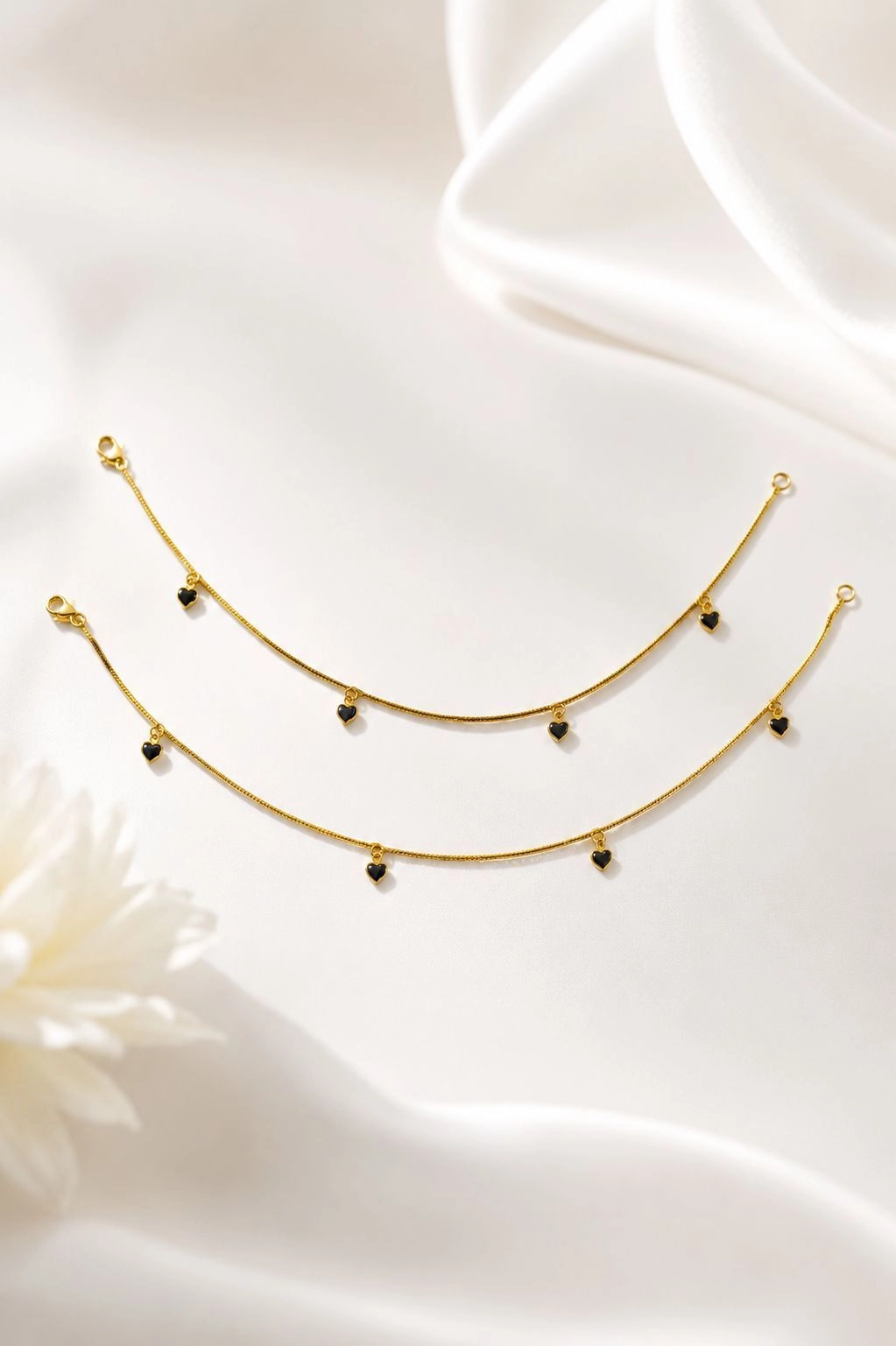 Black drop hanging anklet