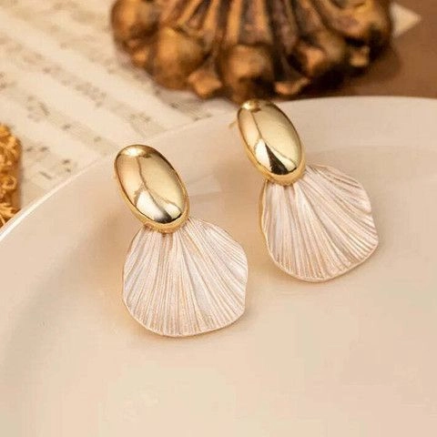 Metal shell earring