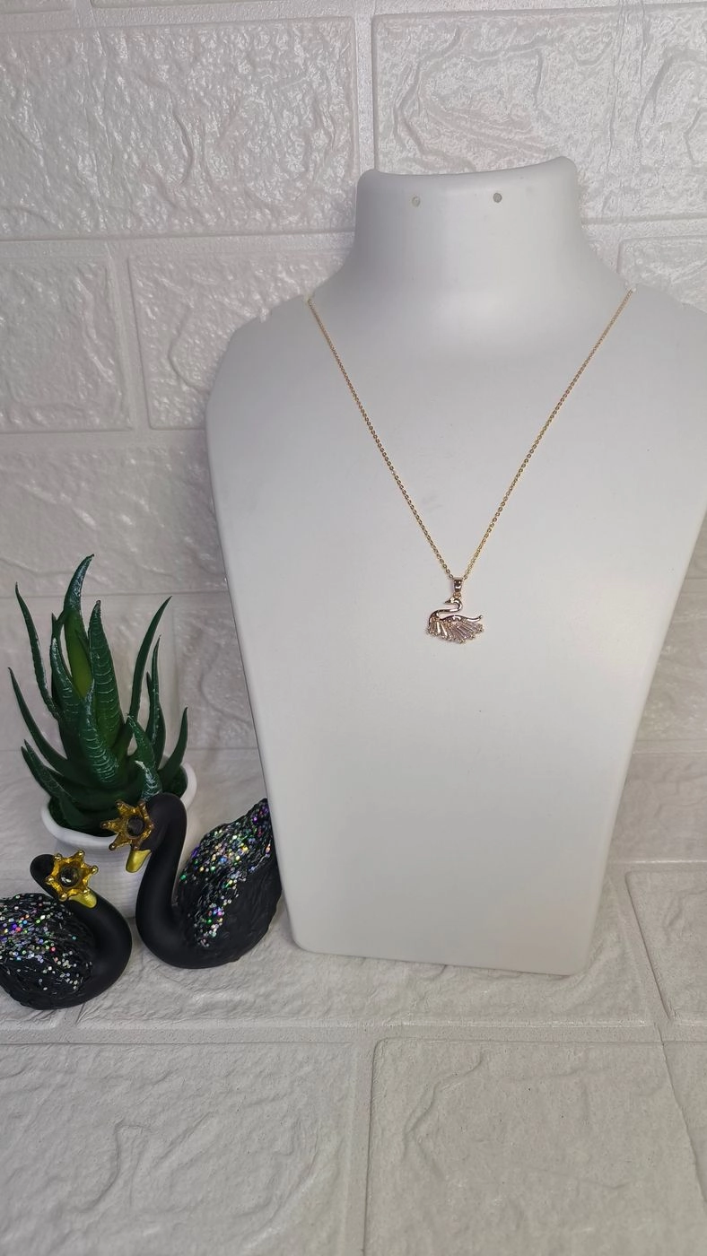 Swan pendant chain
