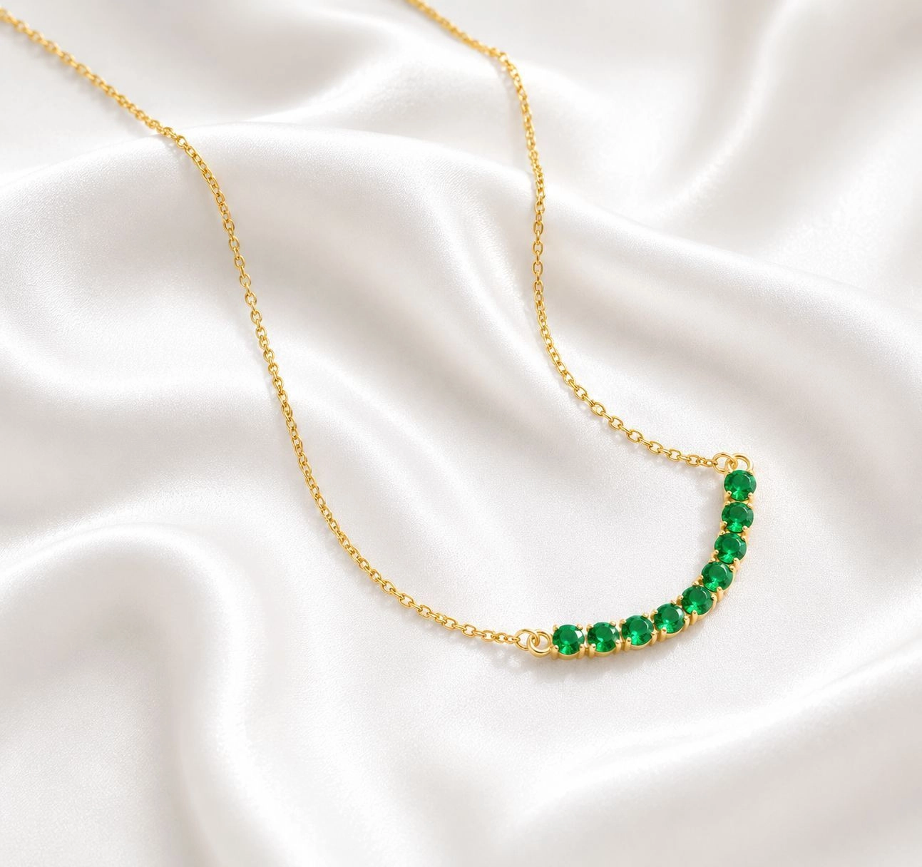 Emerald Curve Mangalsutra
Pendant Necklace