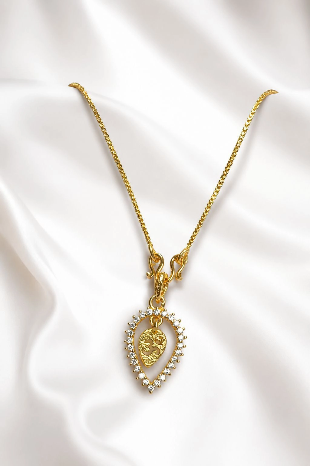 Diamond ohm thali with chain