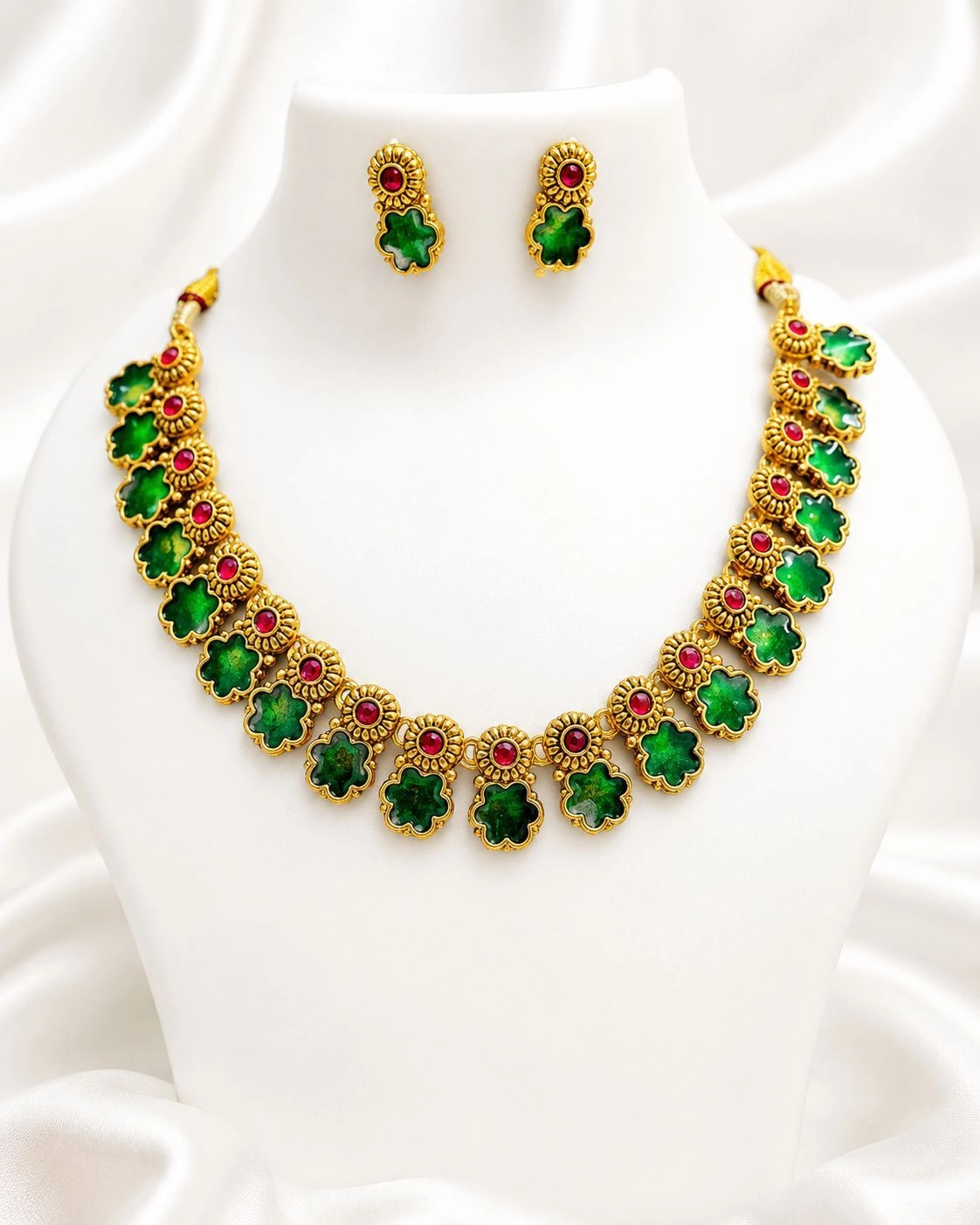 Green necklace set