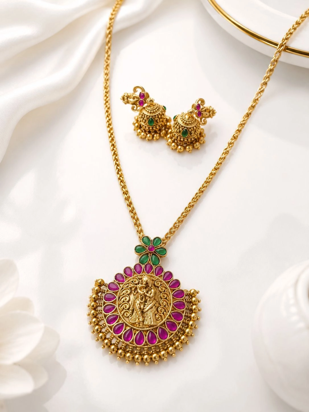Radha Krishna pendant chain set