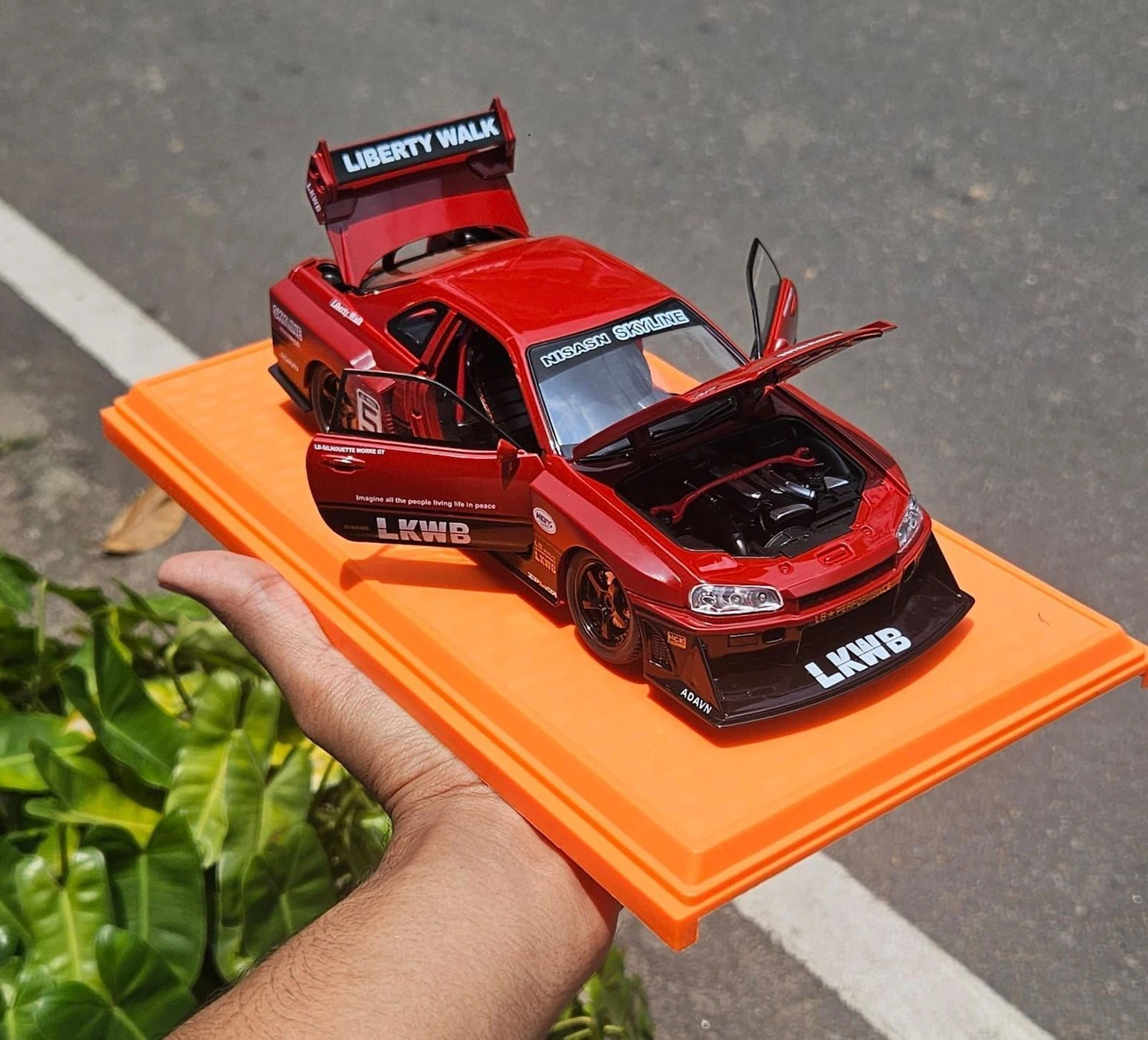 Nissan GTR LKWB Edition 1:24 Scale Model Premium Diecast Car 4