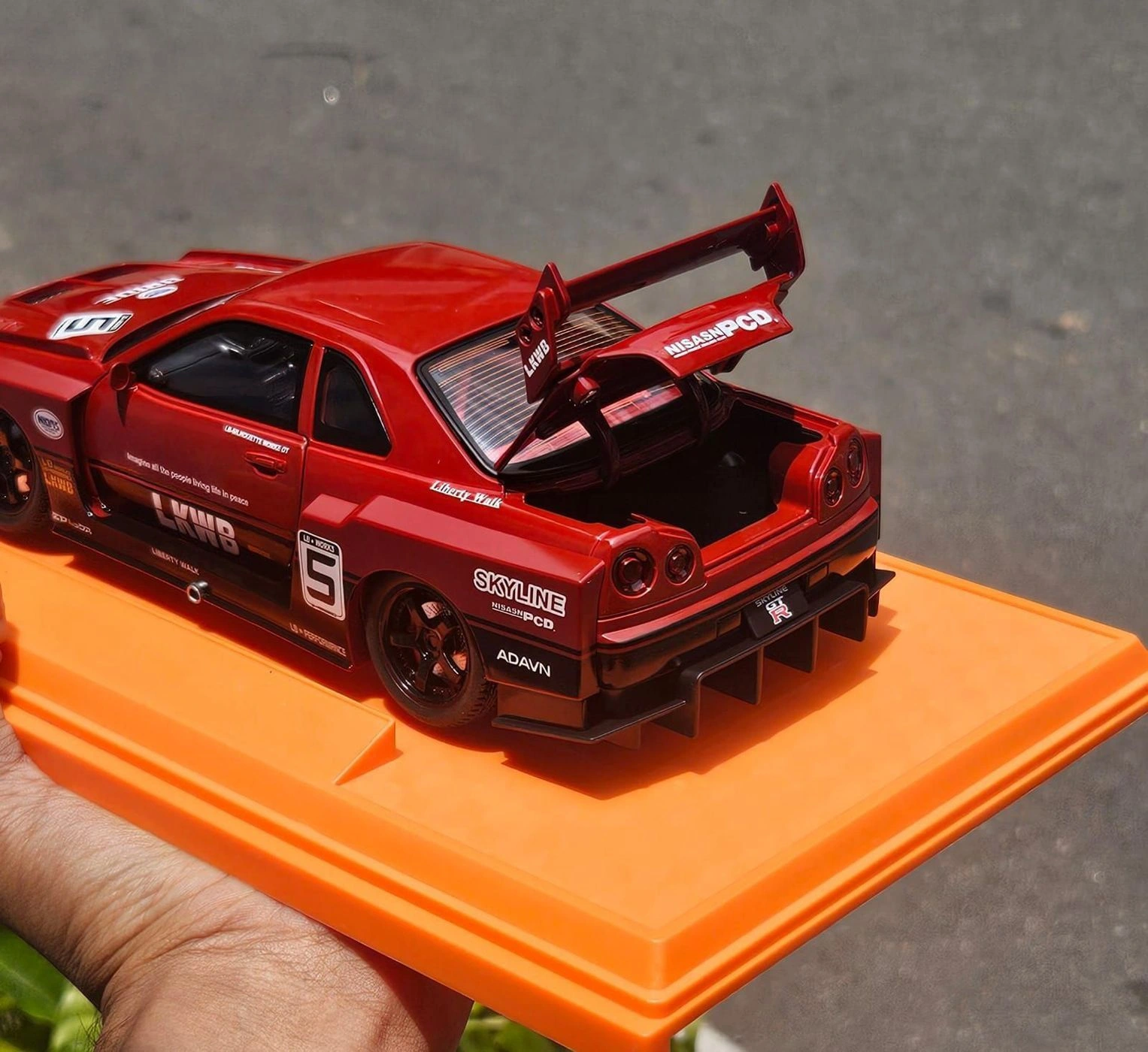 Nissan GTR LKWB Edition 1:24 Scale Model Premium Diecast Car 6