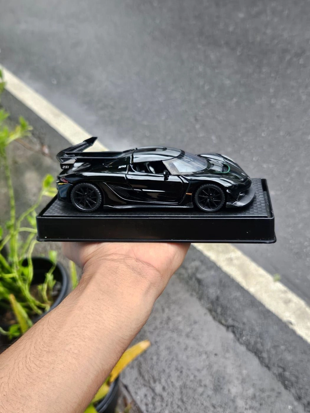 Koenigsegg Jesko Supercar 1:32 Premium Scale Metal Diecast