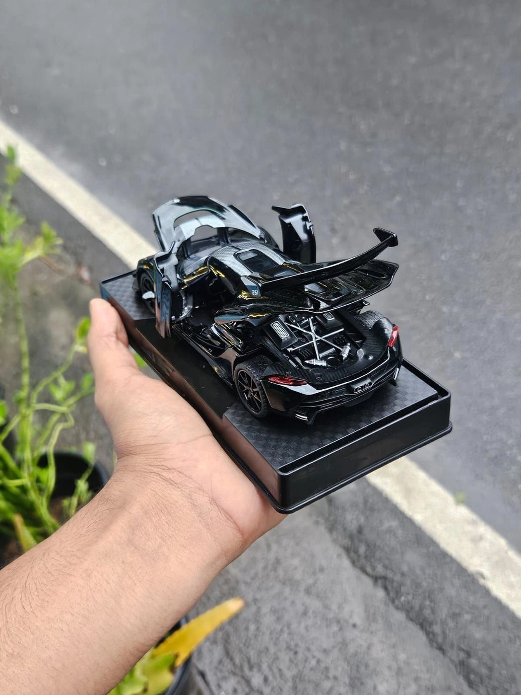 Koenigsegg Jesko Supercar 1:32 Premium Scale Metal Diecast 5