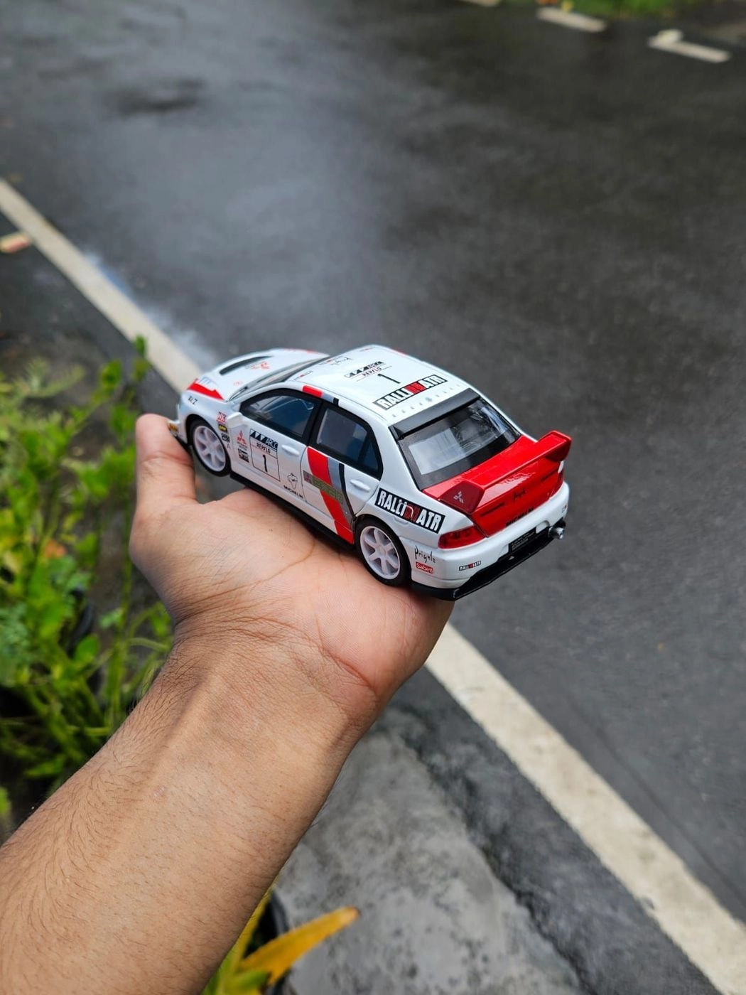 Lancer Evolution Mistubushi 1:32 Premium Metal Diecast Car 3