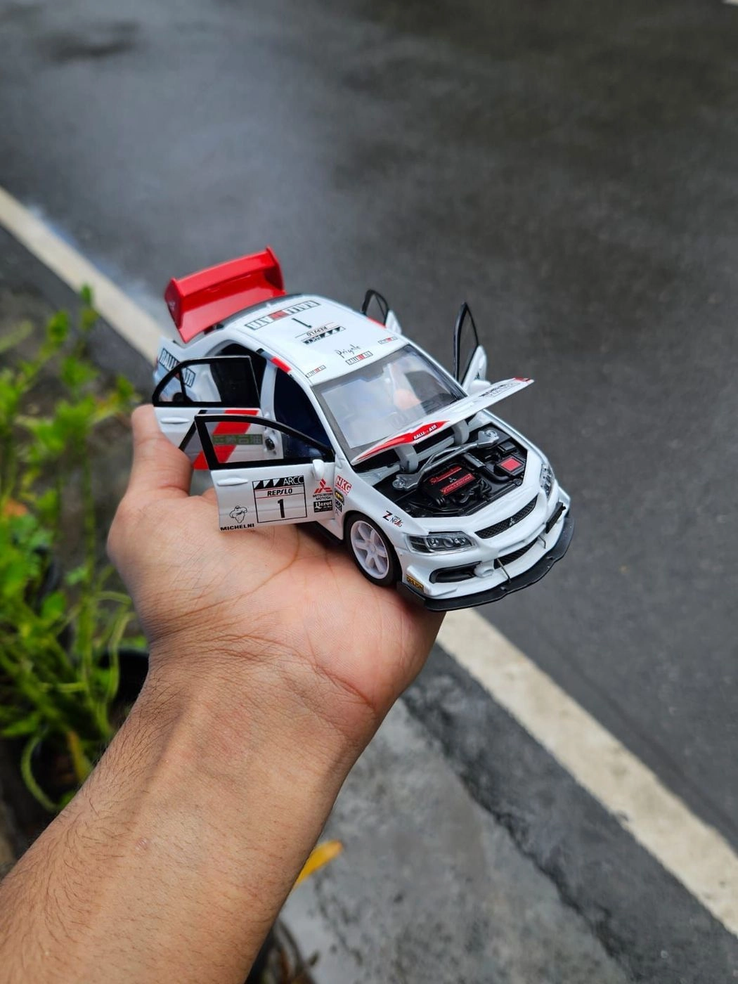 Lancer Evolution Mistubushi 1:32 Premium Metal Diecast Car 4