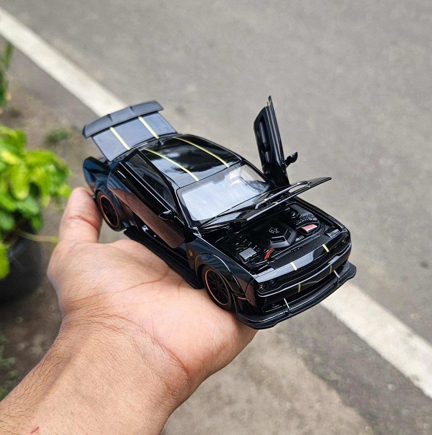 Dodge Challanger Demon Black 1:32 Premium Scale Metal Diecast Car 4