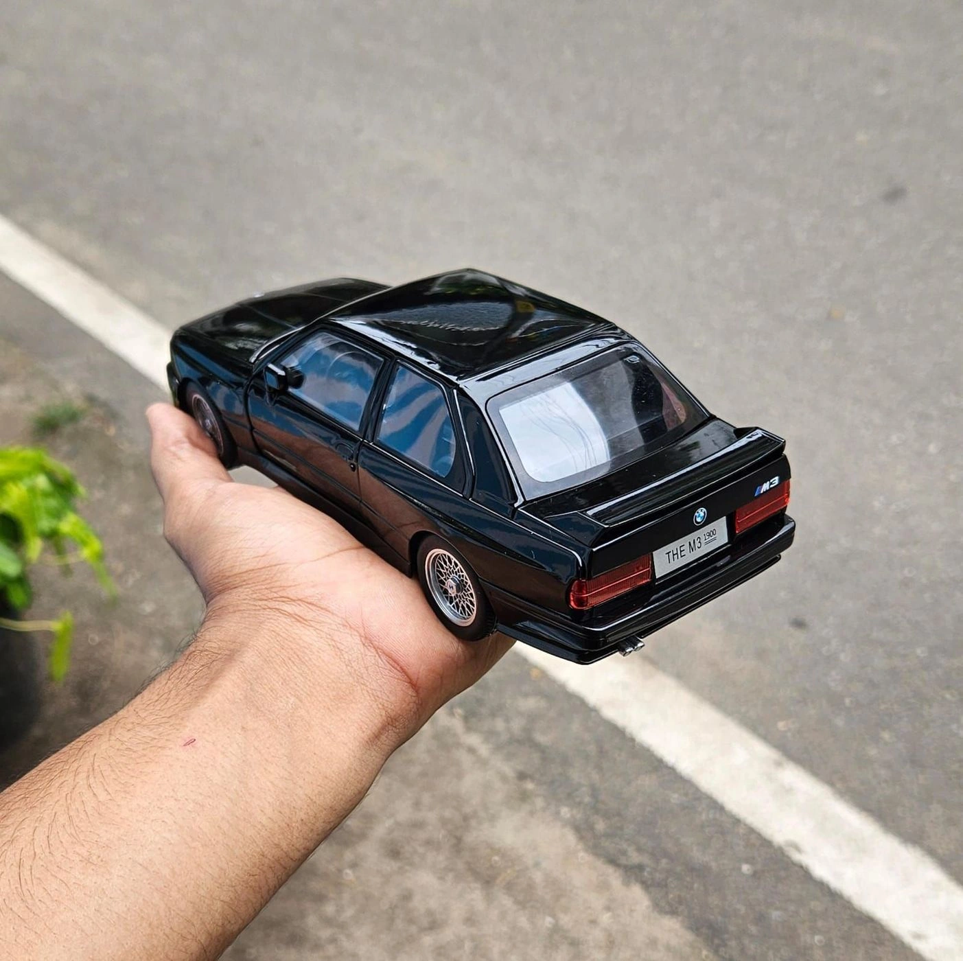 Bmw M3 E30 Black 1:24 Premium Scale Metal Diecast Car 3