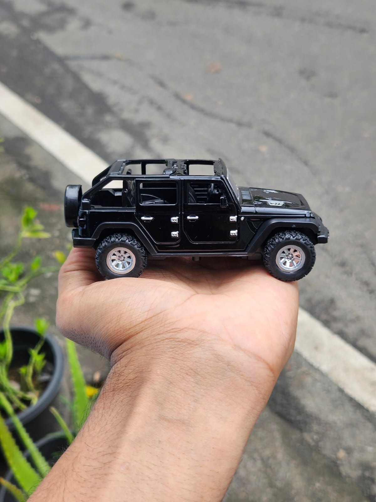 Jeep Wrangler Rubicon 1:36 Scale Metal Diecast Car 2