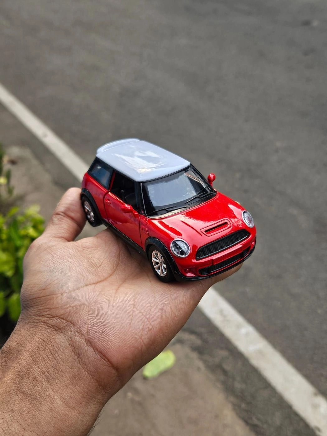 Mini Cooper 1:36 Scale Metal Diecast Car Red 1