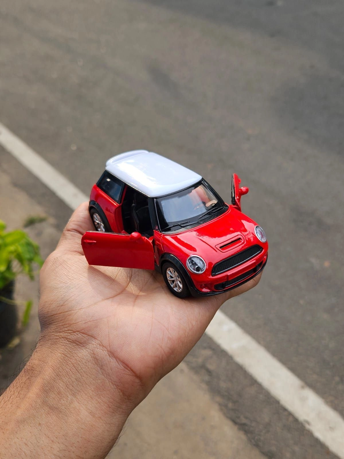 Mini Cooper 1:36 Scale Metal Diecast Car Red 4