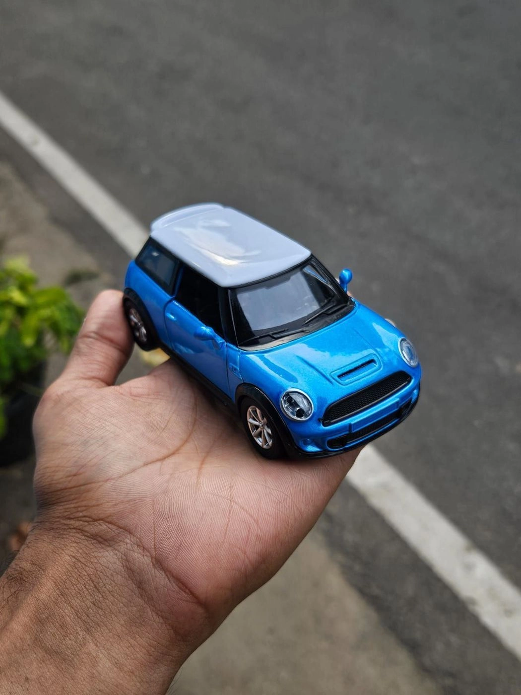 Mini Cooper 1:36 Scale Metal Diecast Car Blue 1
