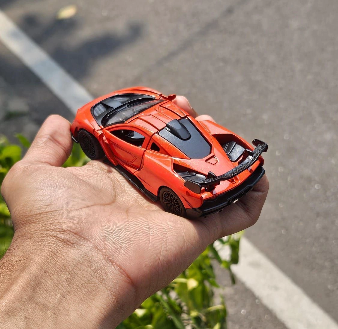 McLaren Senna Orange 1:36 Scale Metal Diecast Car 3