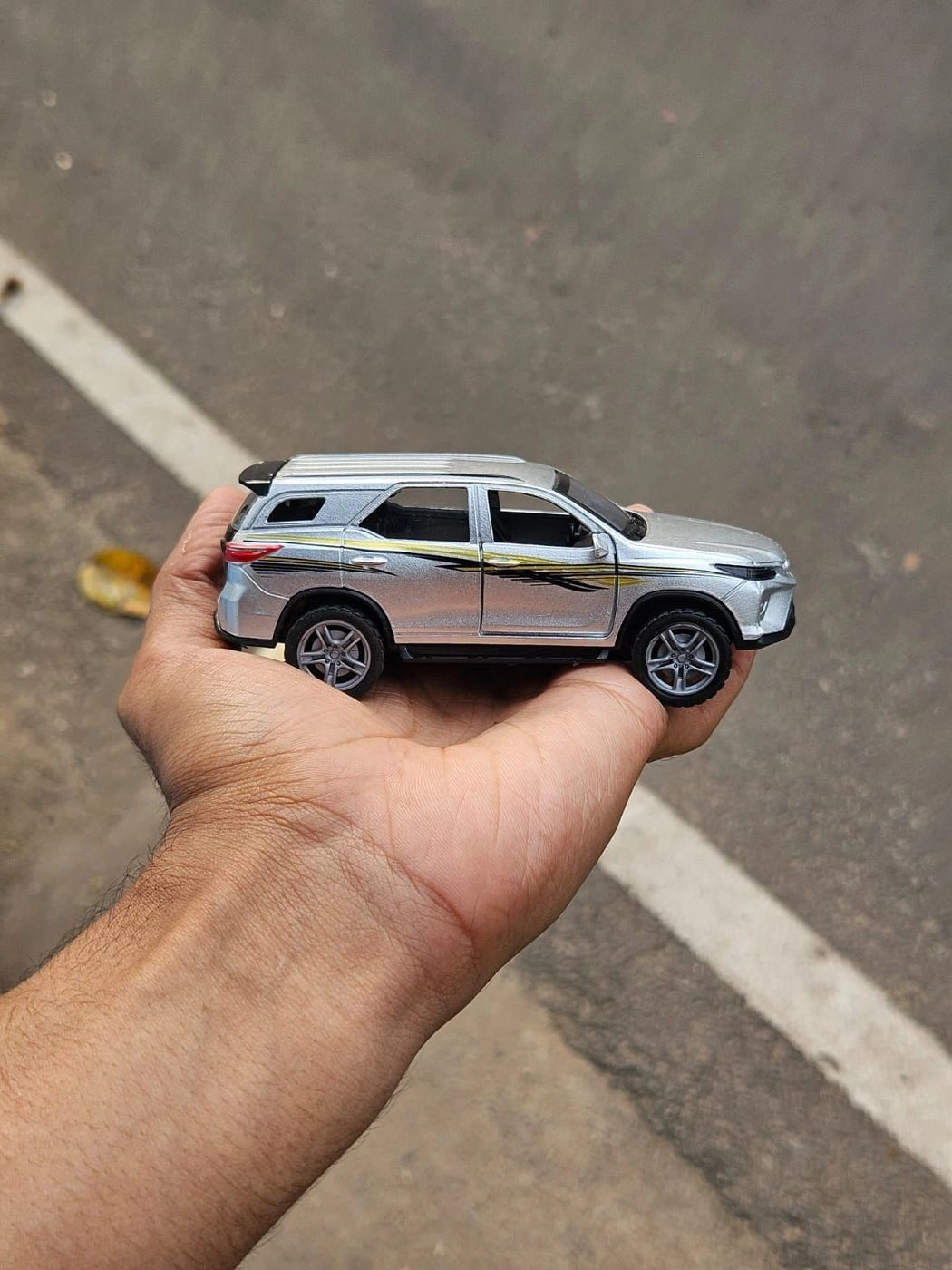 Fortuner Silver Edition 1:36 Scale Metal Diecast Car 2