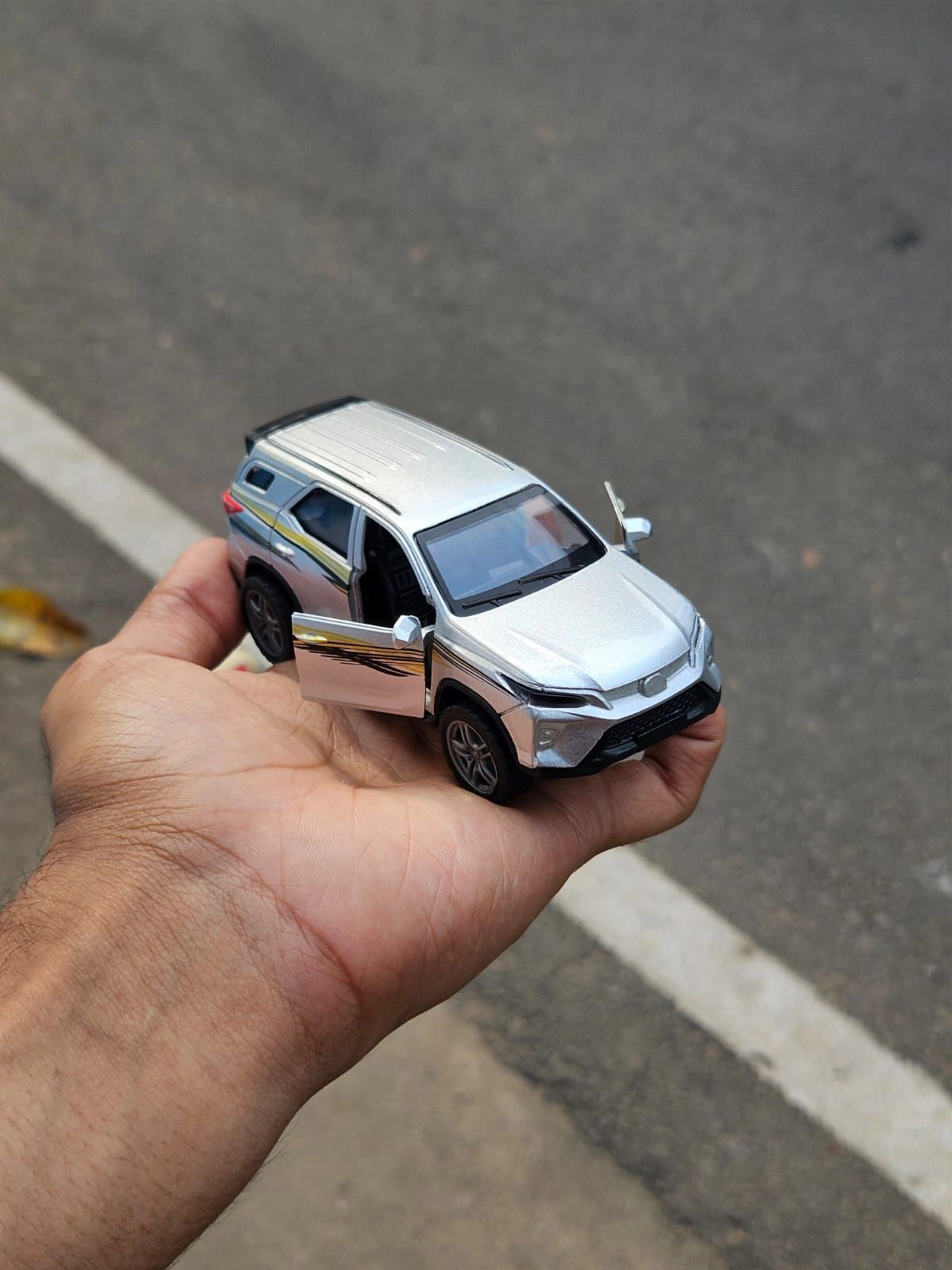 Fortuner Silver Edition 1:36 Scale Metal Diecast Car 4