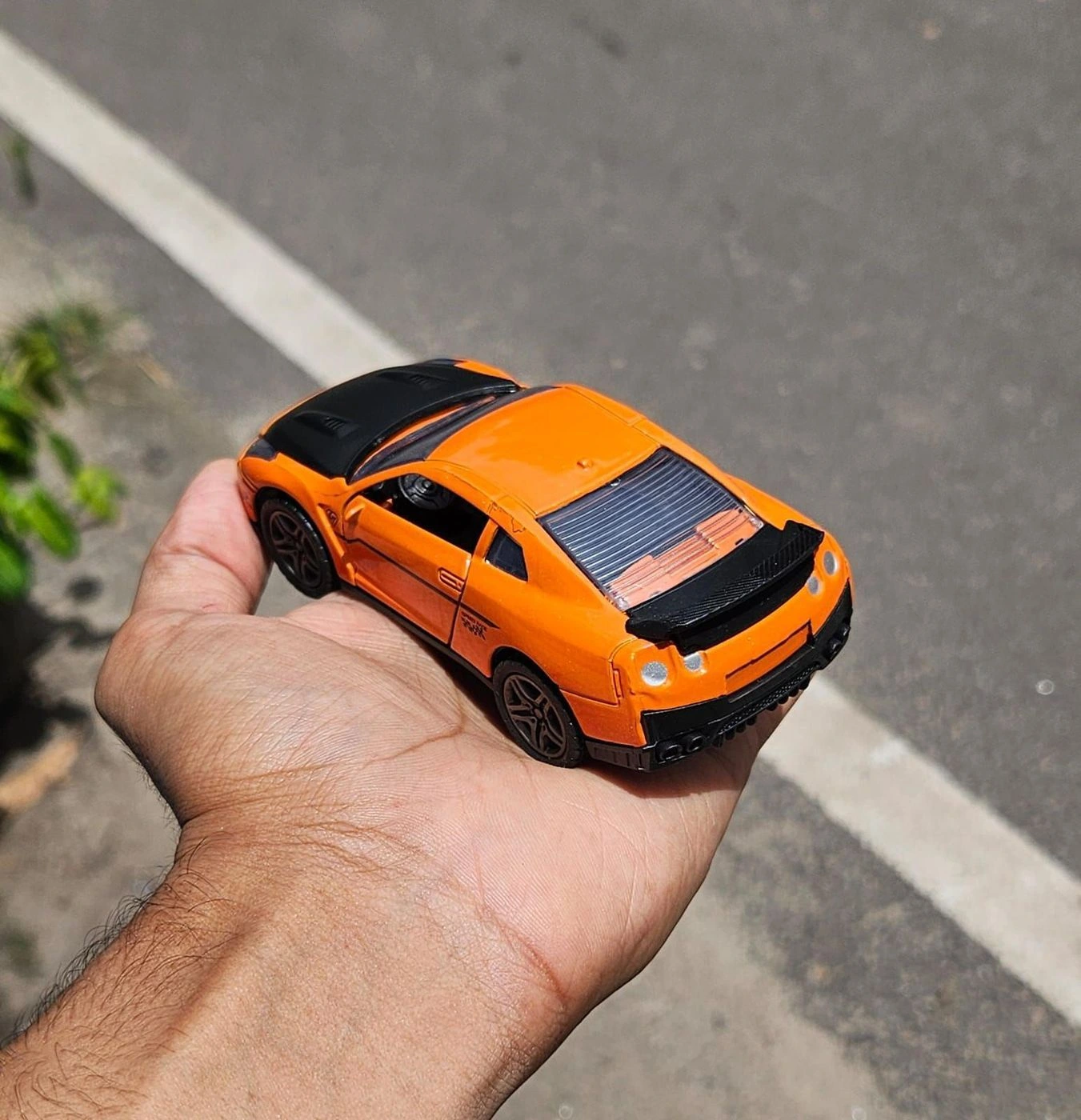 Nissan GTR-35 Orange 1:36 Scale Metal Diecast Car 3