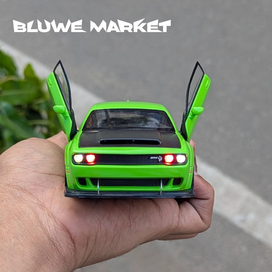 Dodge Challenger Green SRT 1:32 Premium Scale Metal Diecast Car 3