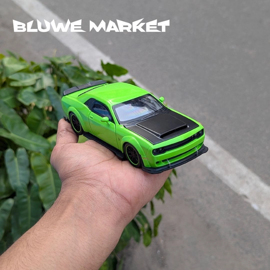 Dodge Challenger Green SRT 1:32 Premium Scale Metal Diecast Car 6